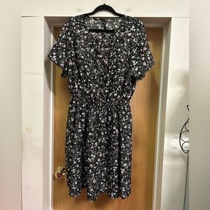 New look curves short sleeve floral light flowy dress size:18